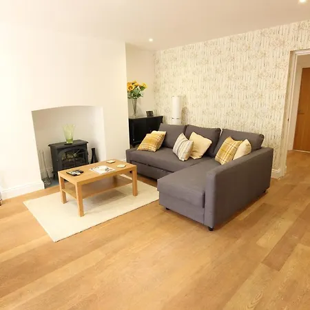 Apartment Priory House *