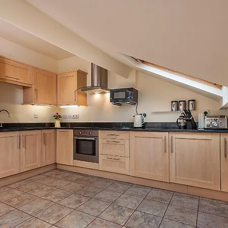 Apartment Priory House *